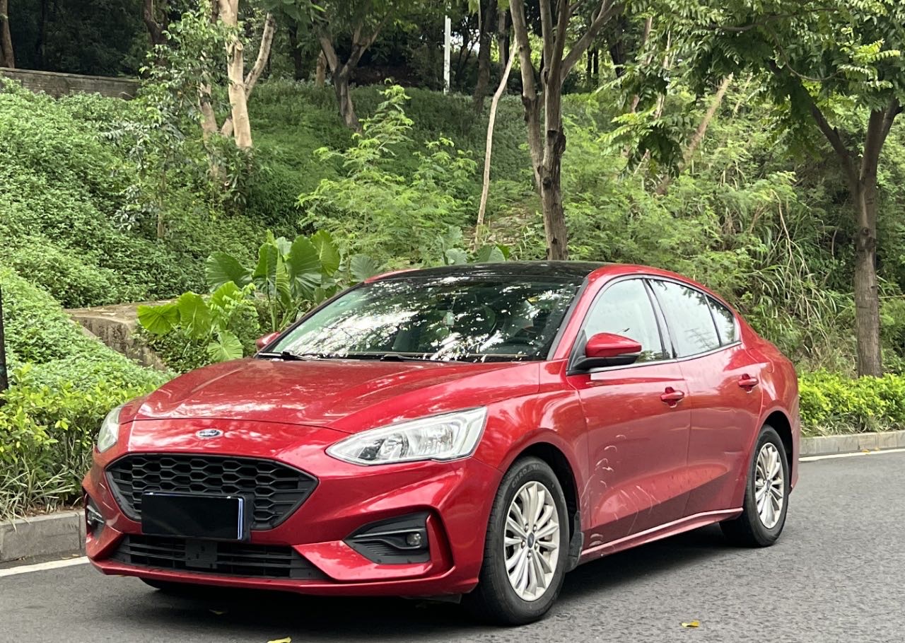 福特 福克斯 2020款 三厢 EcoBoost 180 自动锋潮型