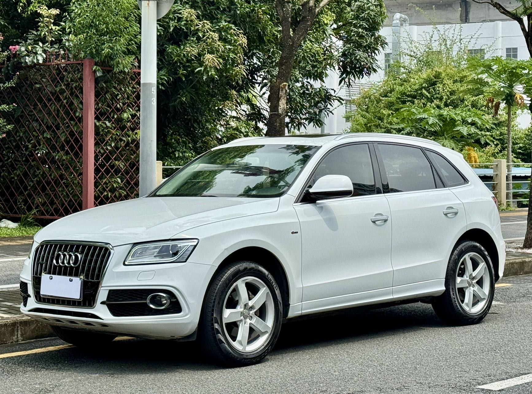 奥迪Q5 2017款 Plus 40 TFSI 进取型