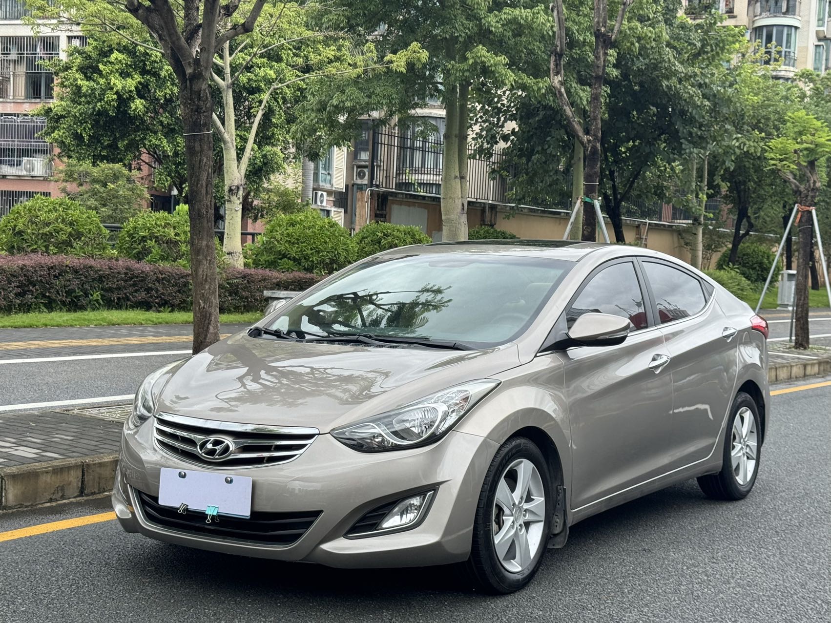 现代 朗动 2013款 1.6L 自动尊贵型