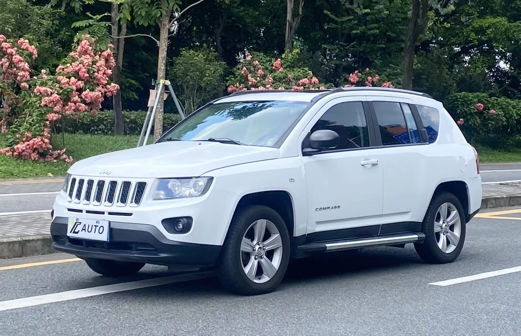 Jeep 指南者(进口) 2015款 2.0L 两驱运动版