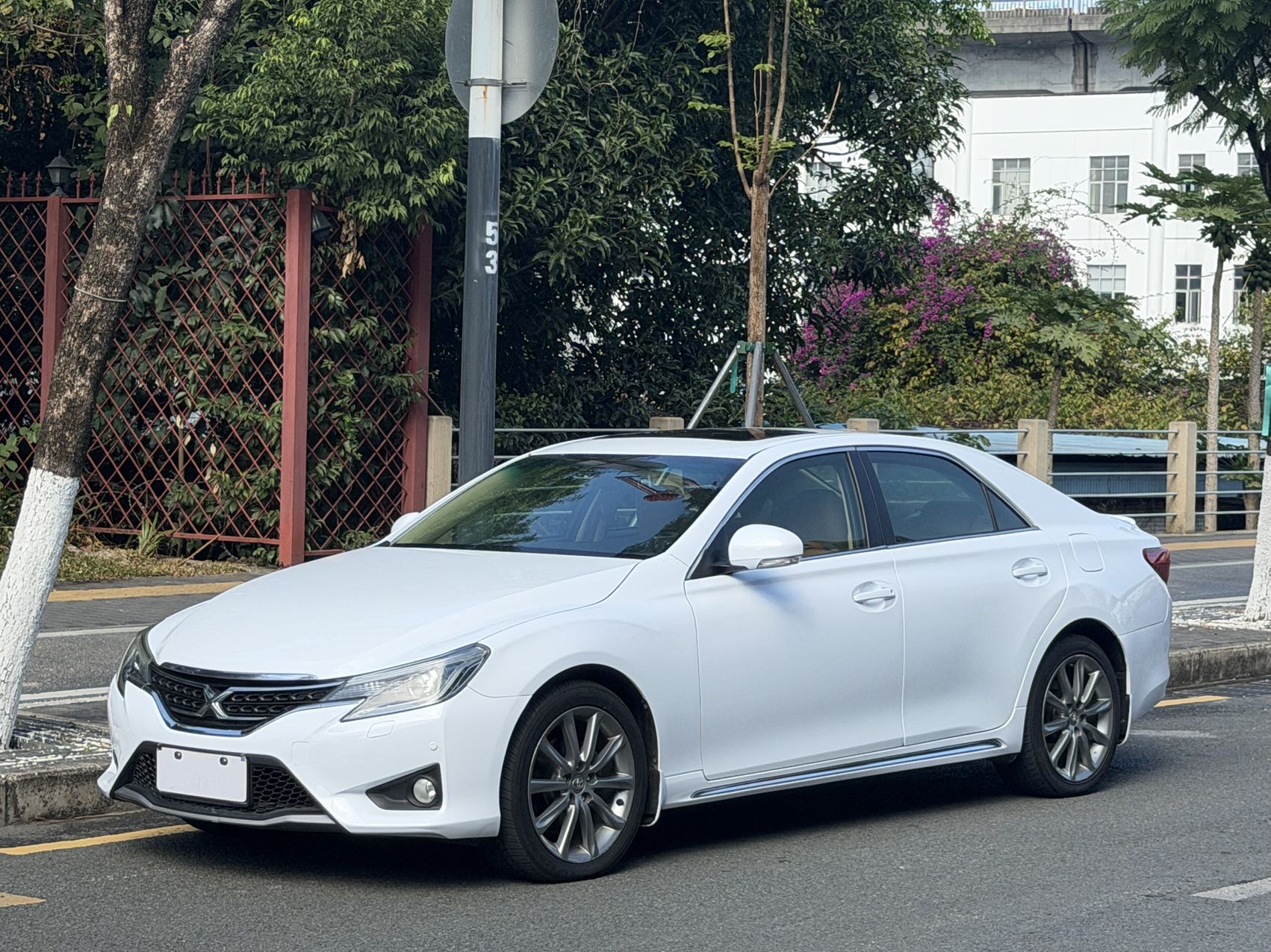 丰田 锐志 2013款 2.5V 尚锐版