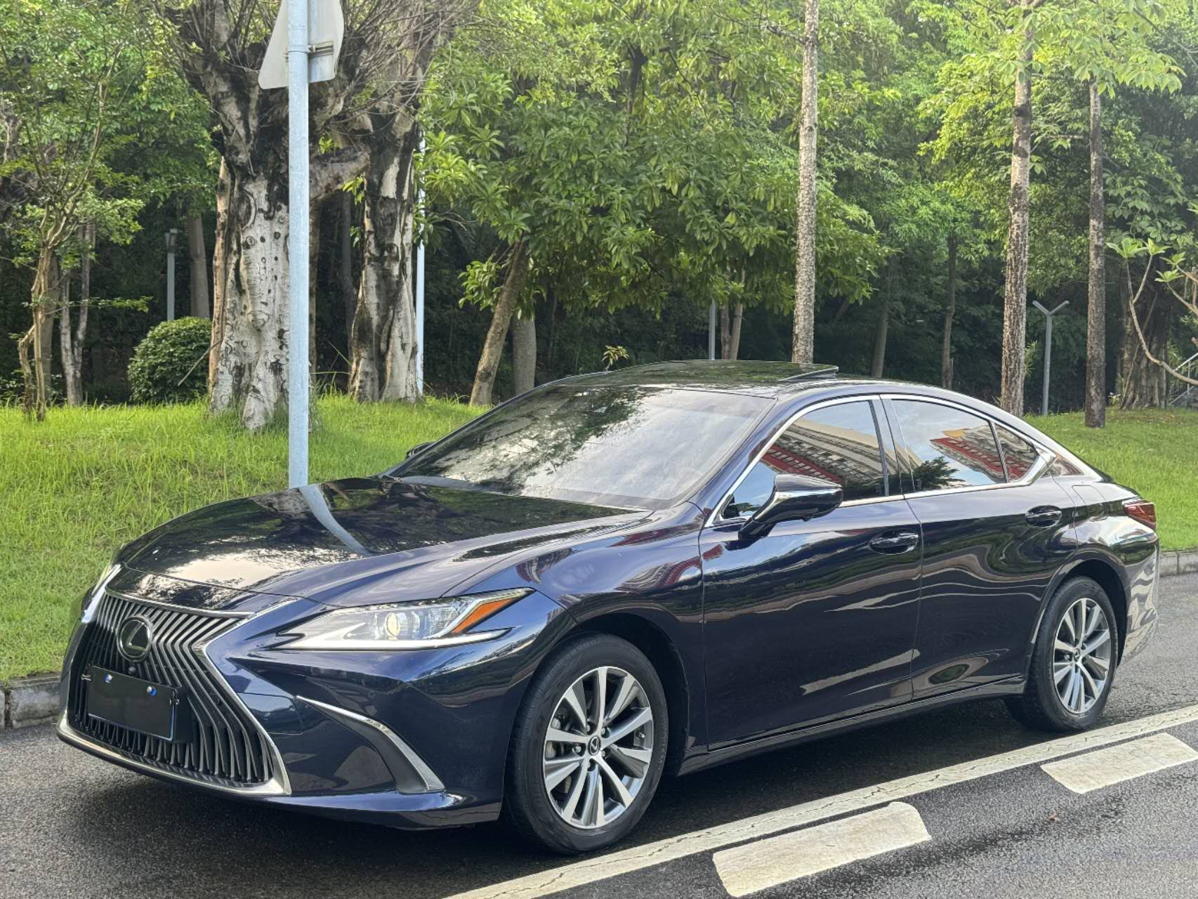 雷克萨斯ES 2021款 200 卓越版