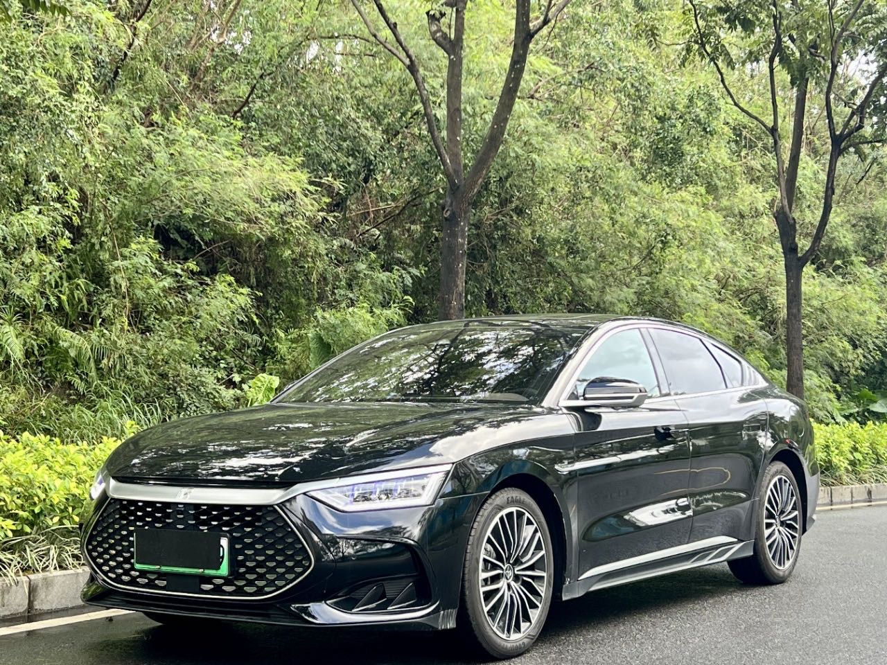 比亚迪 汉 2023款 DM-i 冠军版 121KM 尊享型