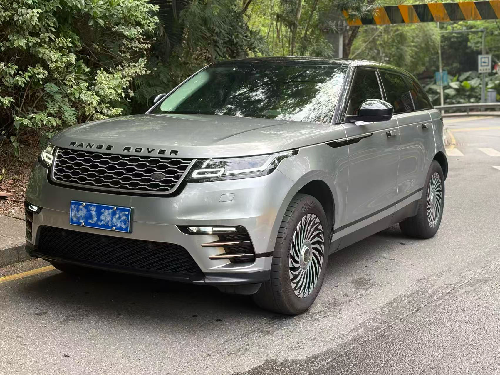 路虎 揽胜星脉 2017款 P380 R-DYNAMIC S