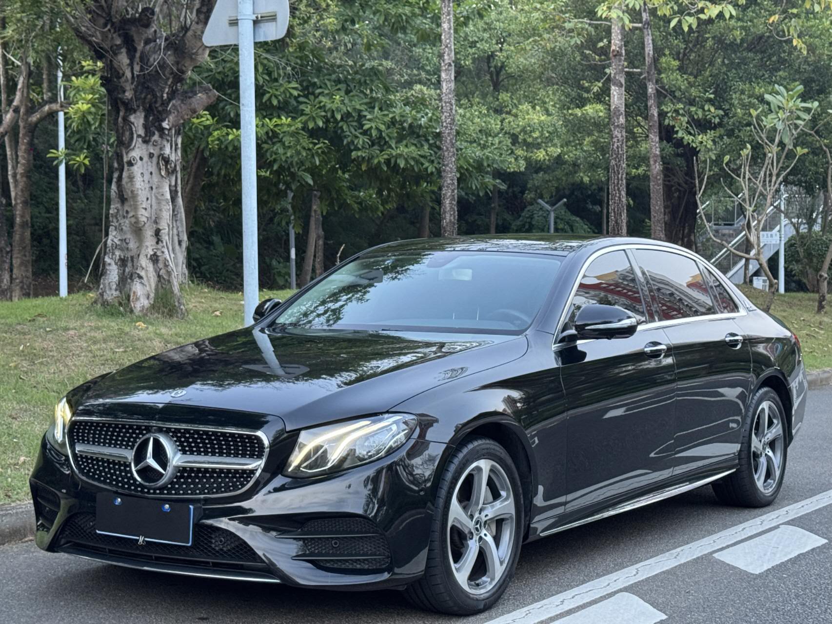 奔驰E级 2018款 改款 E 300 L 运动时尚型