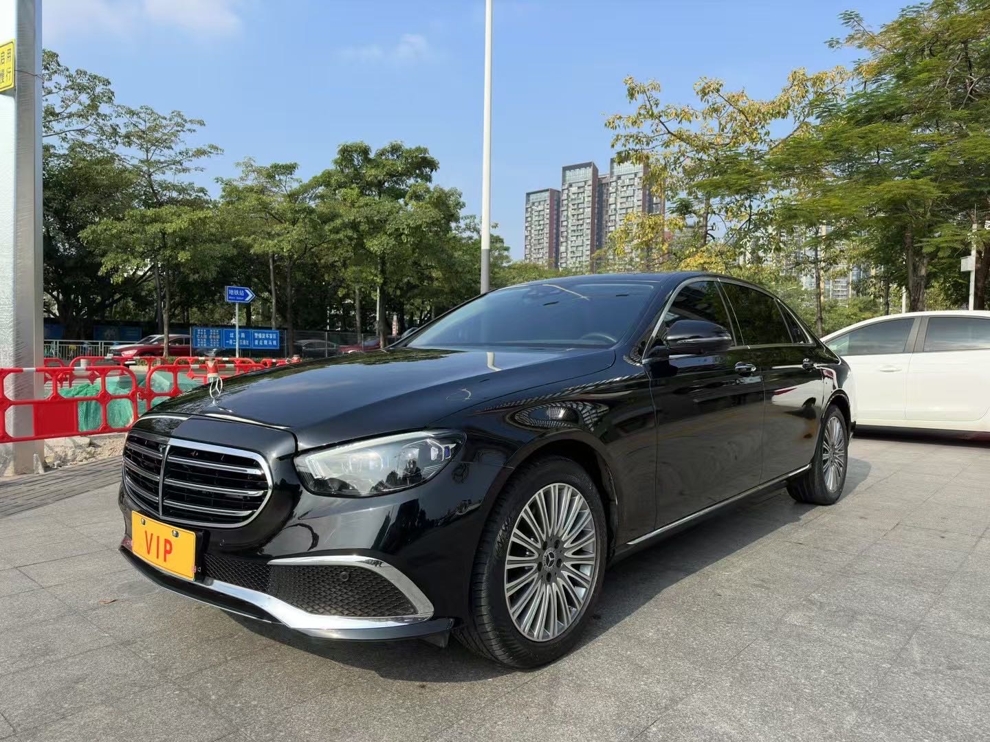 奔驰E级 2021款 E 300 L 尊贵型