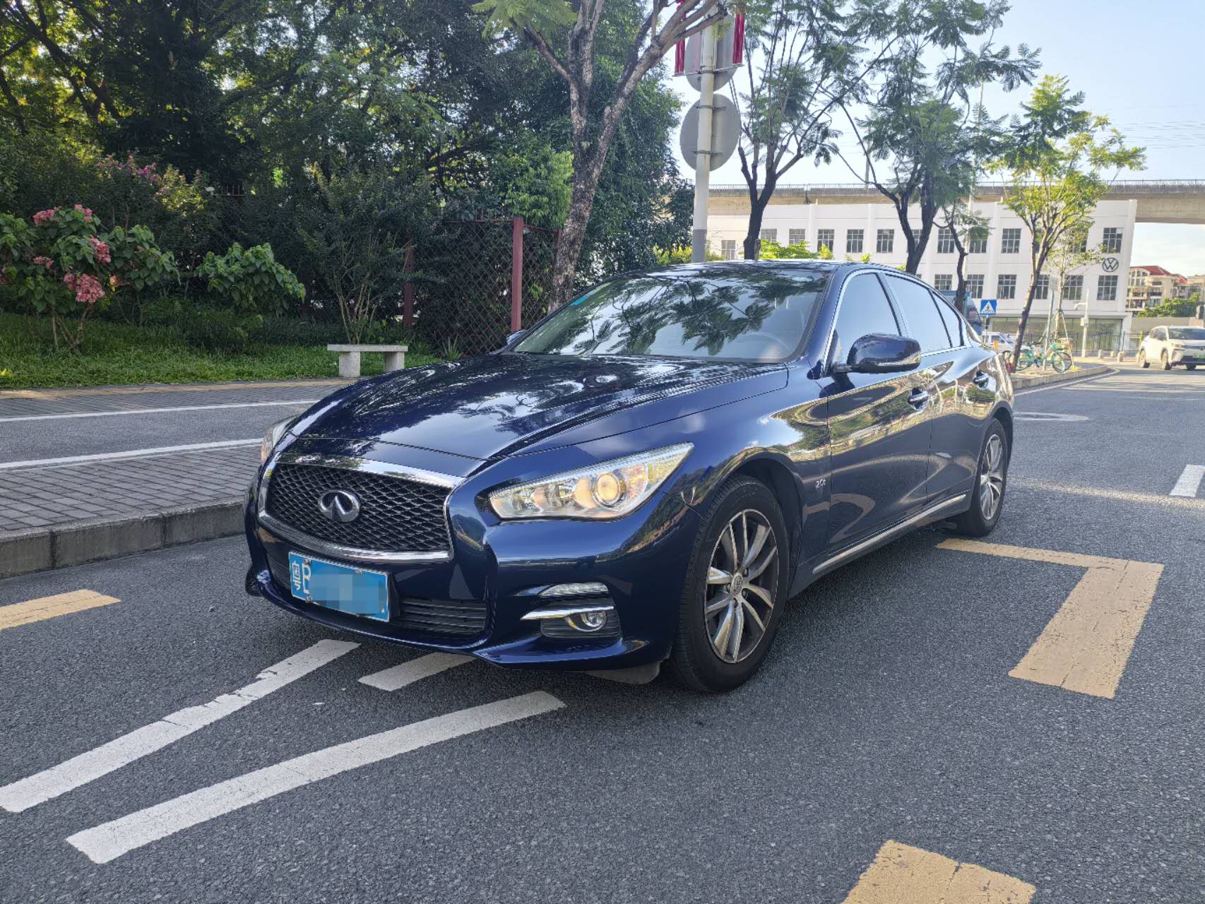 英菲尼迪Q50L 2016款 2.0T 舒适版