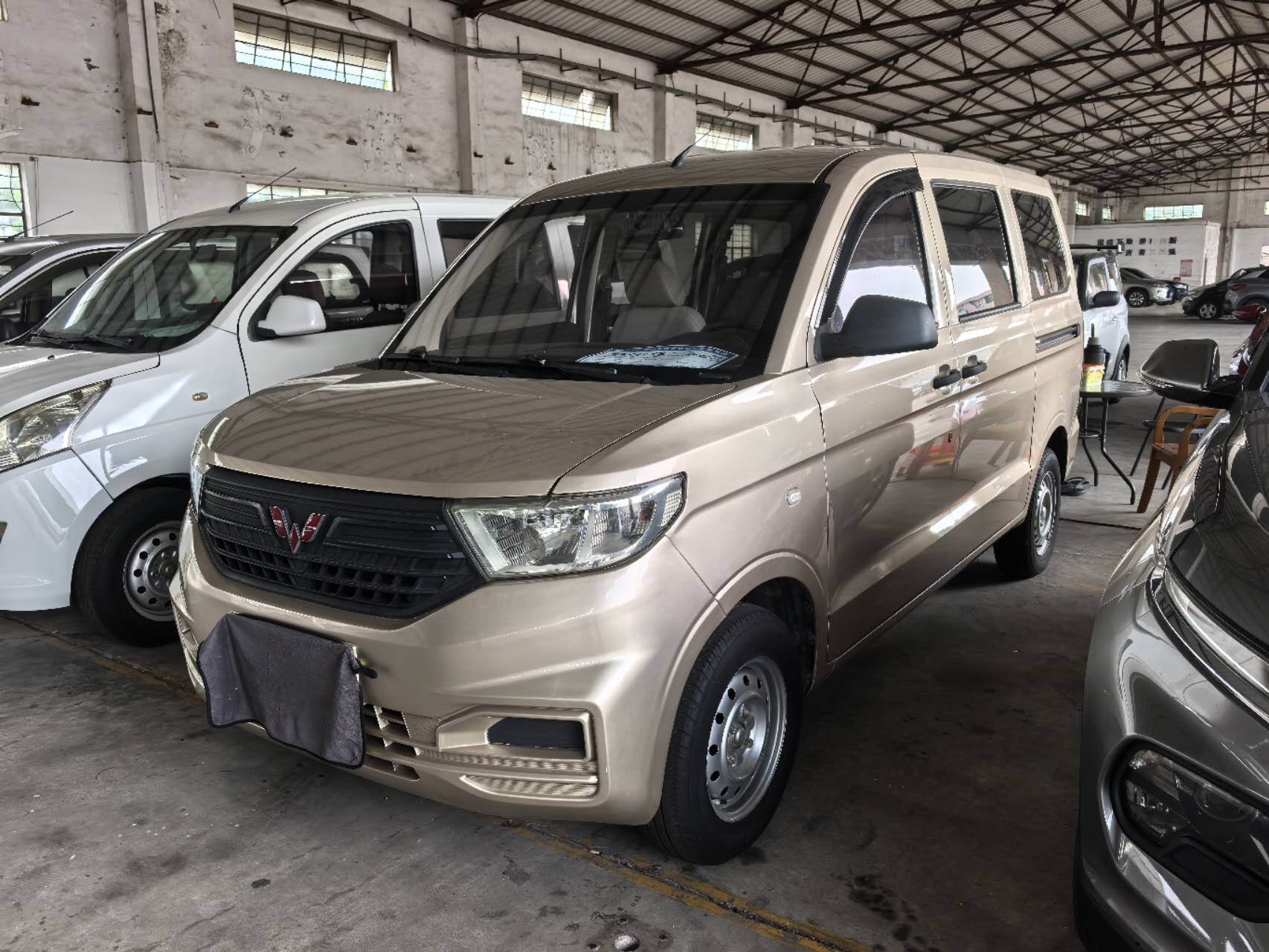 五菱汽车 五菱宏光V 2021款 1.5L劲取版LAR