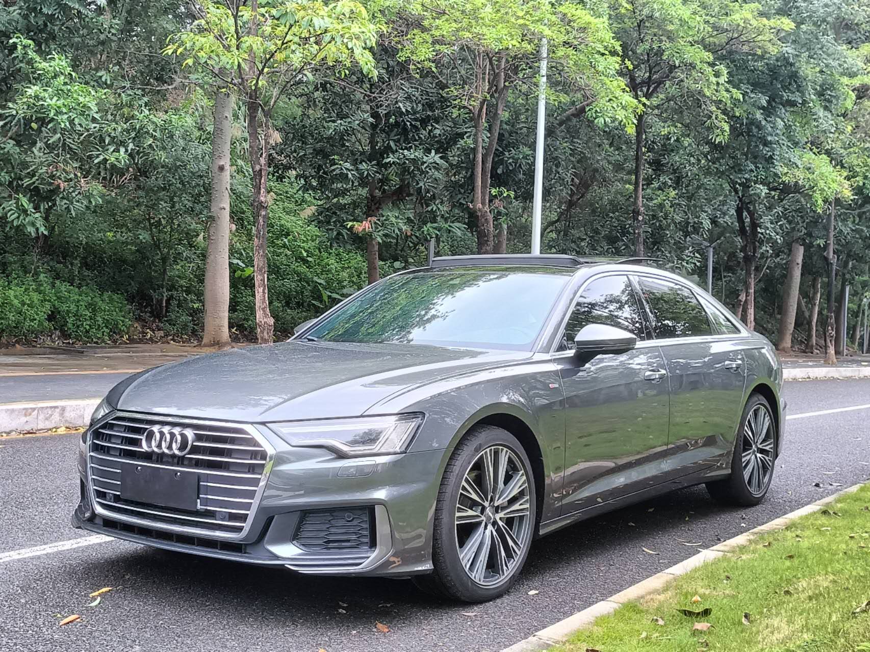奥迪A6L 2021款 45 TFSI 臻选动感型