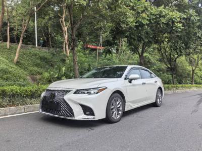 丰田 亚洲龙 2019款 2.0L 豪华版 国VI