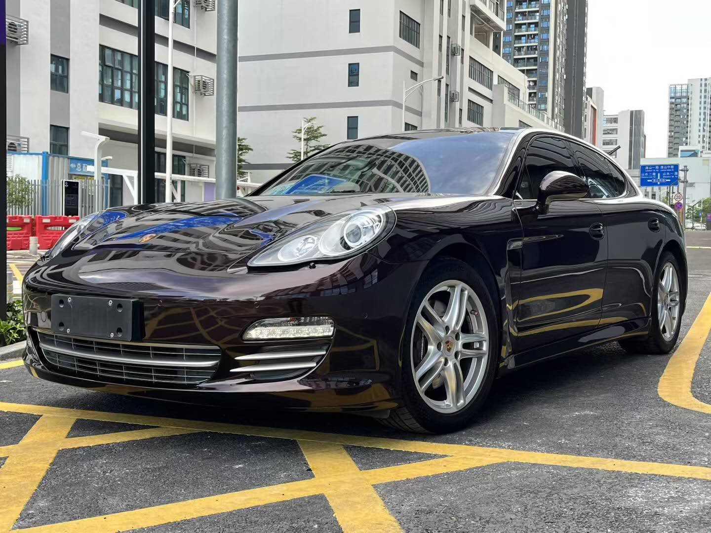 保时捷 Panamera 2013款 Panamera 4 Platinum Edition 3.6L
