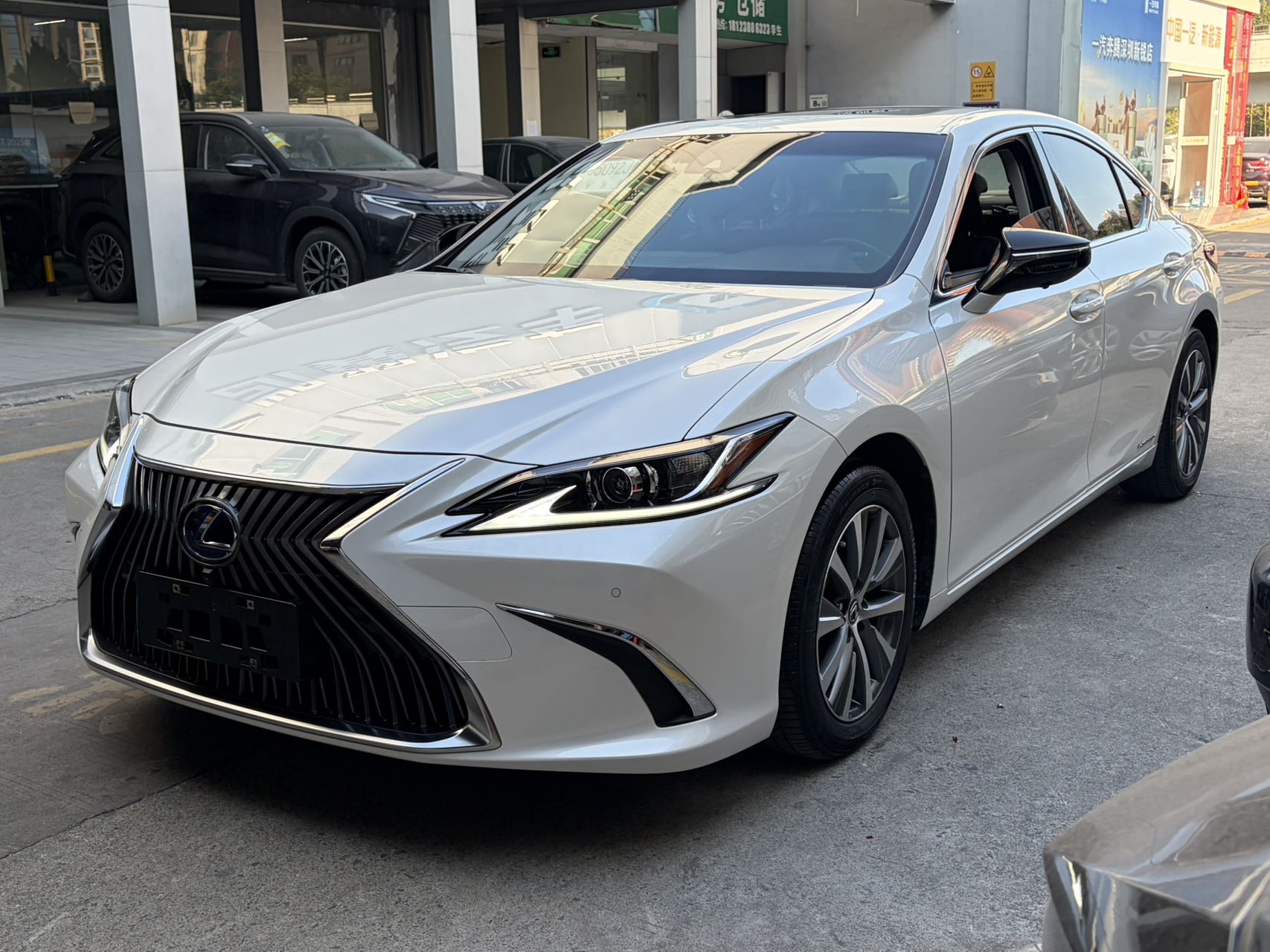 雷克萨斯ES 2021款 300h 卓越版