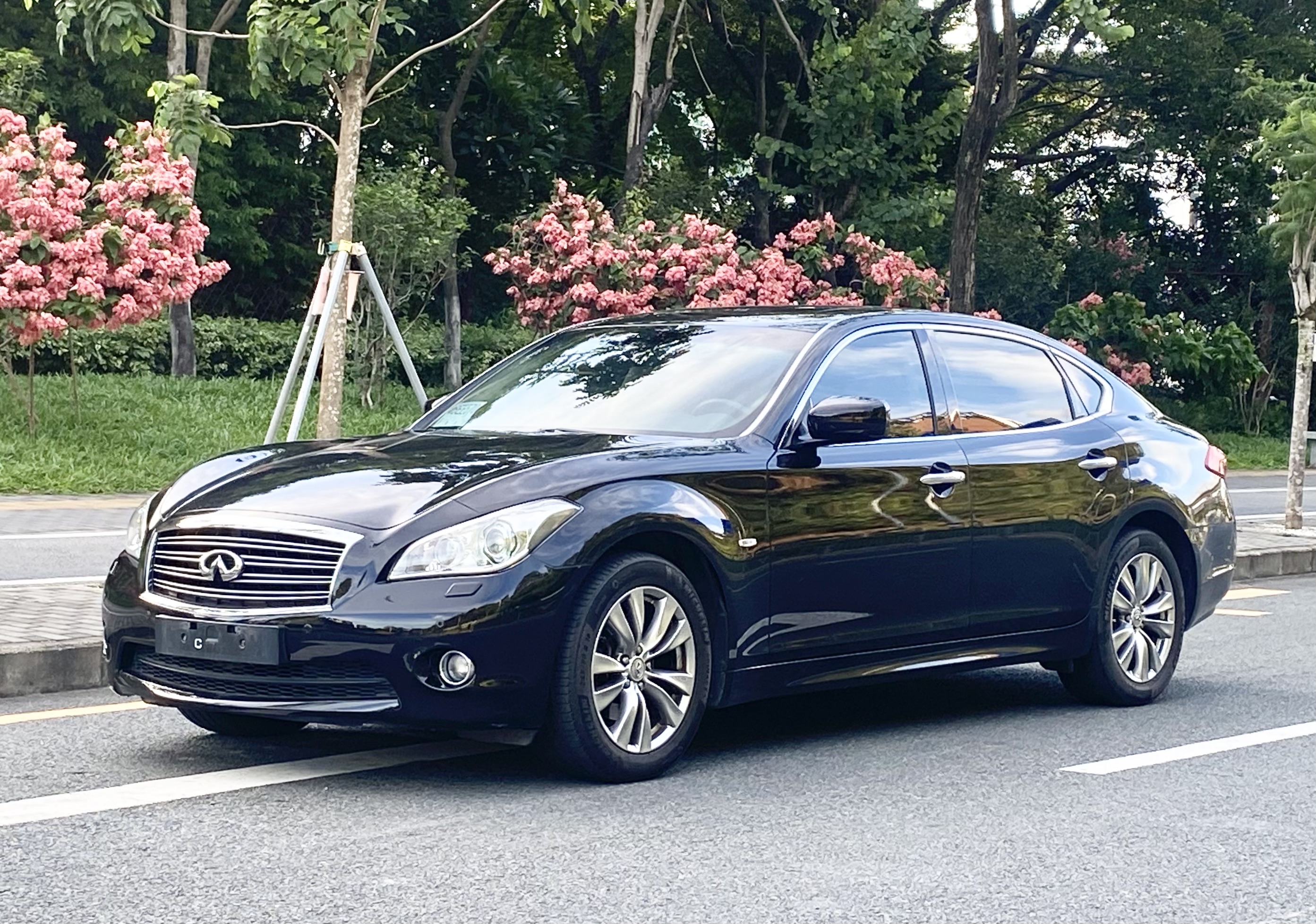 英菲尼迪M系 2012款 M25L 舒适版