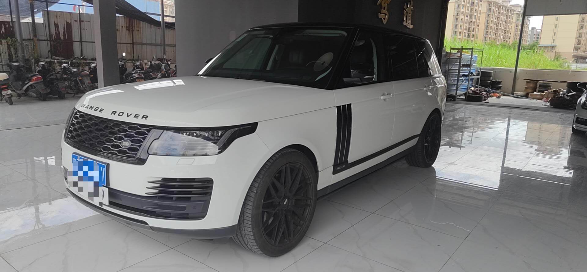 路虎 揽胜 2020款 3.0 L6 传世加长版