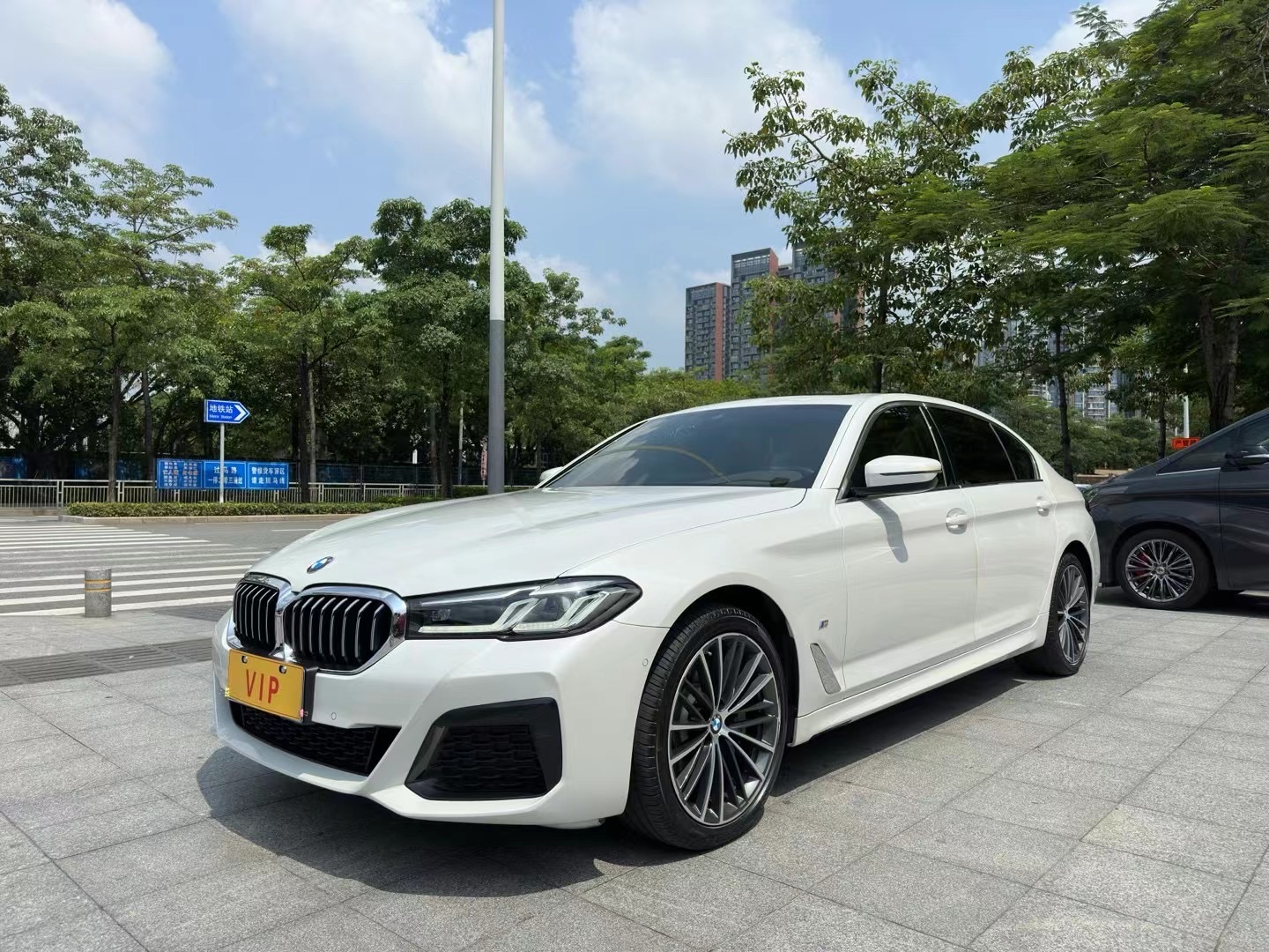 宝马5系 2022款 530Li 领先型 M运动套装