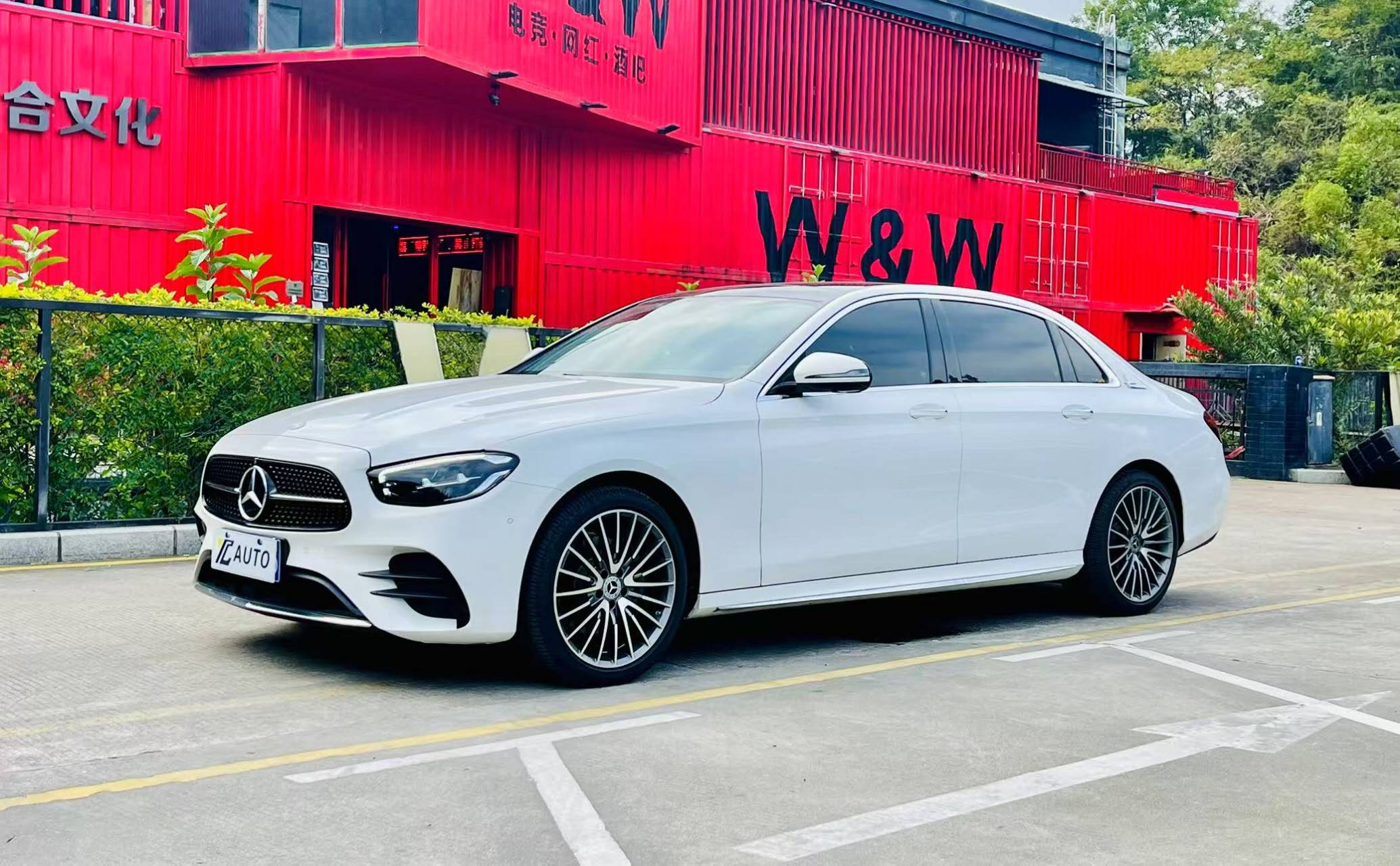 奔驰E级 2021款 E 300 L 运动豪华型