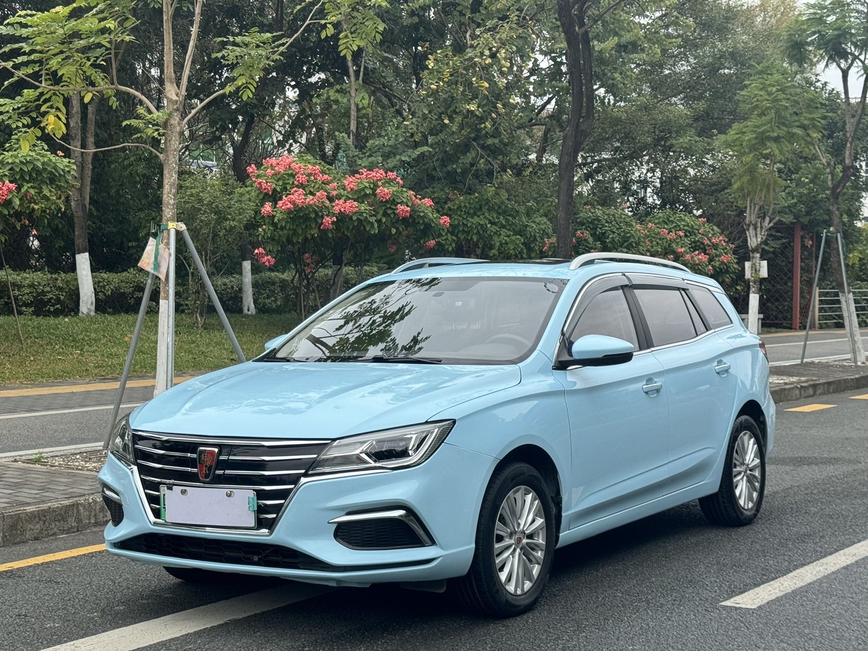 荣威Ei5 2019款 豪华版