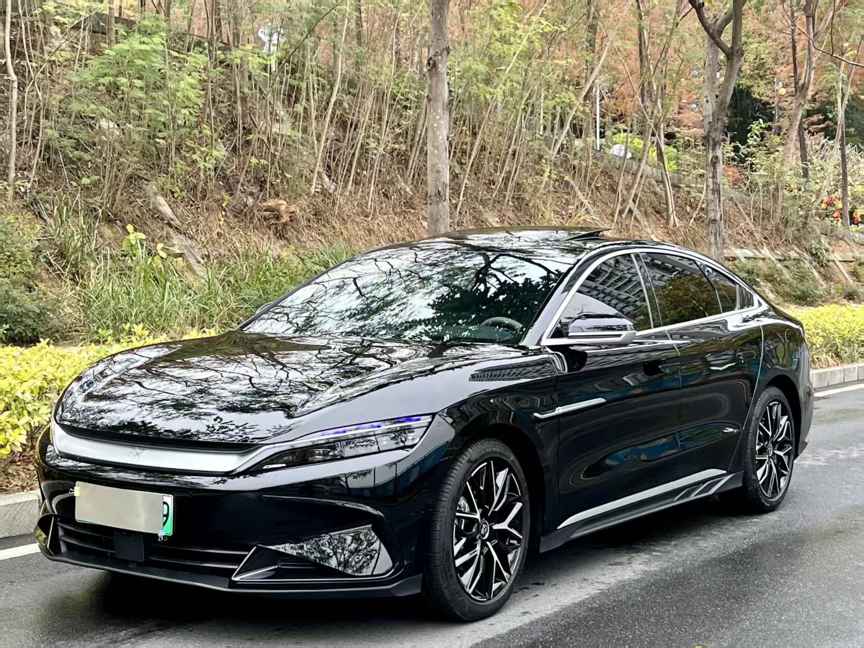 比亚迪 汉 2025款 DM-i 125KM尊荣型