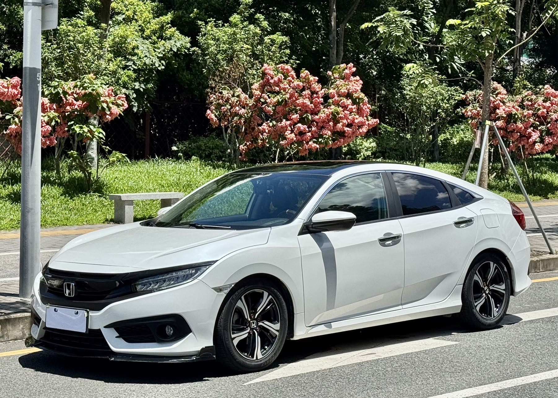本田 思域 2016款 220TURBO CVT尊贵版