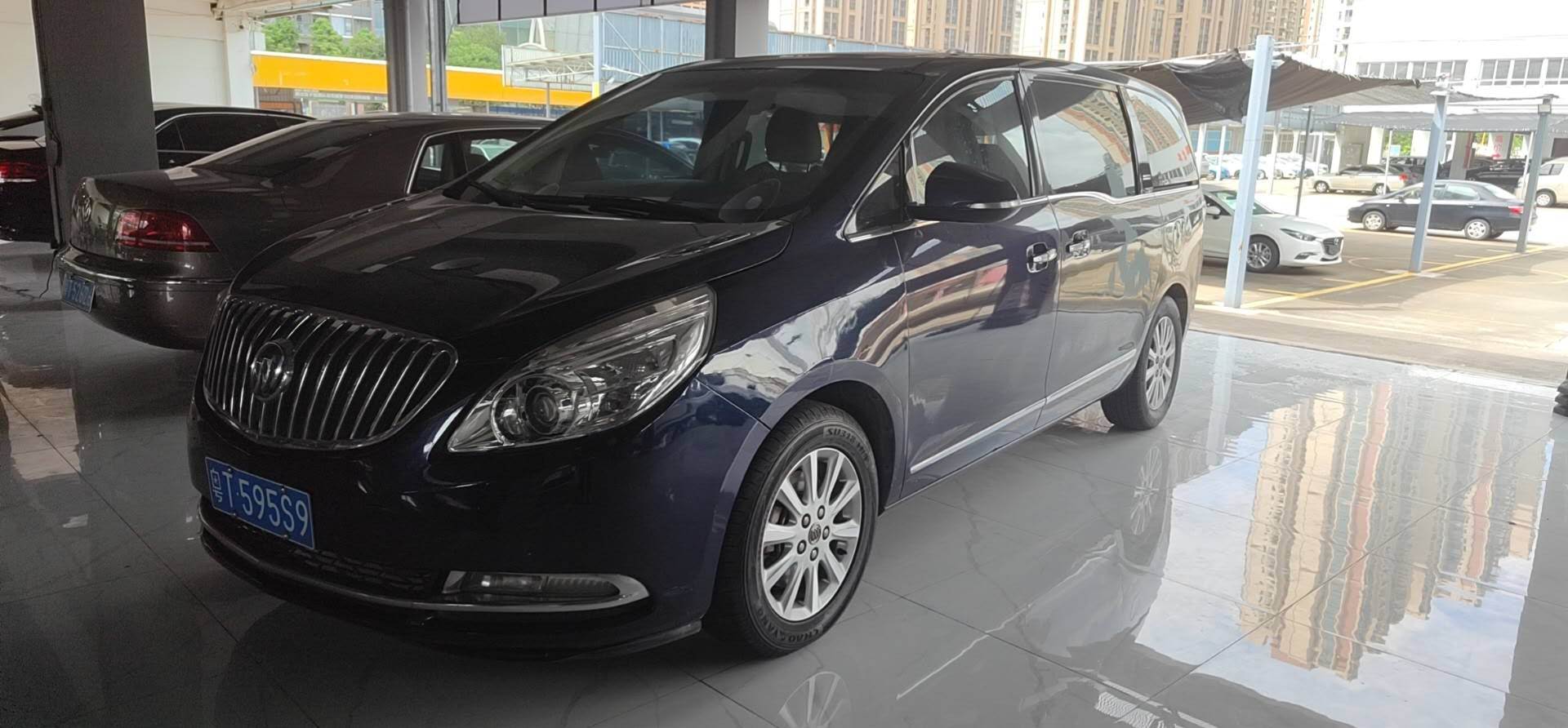 别克GL8 2013款 3.0L XT豪华商务旗舰版