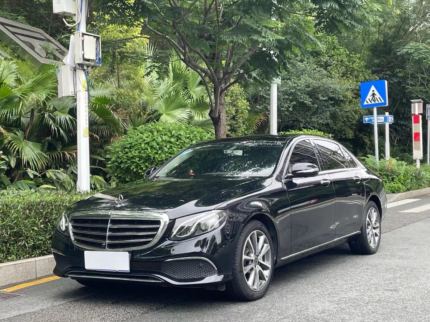 奔驰E级 2019款 改款 E 300 L 时尚型