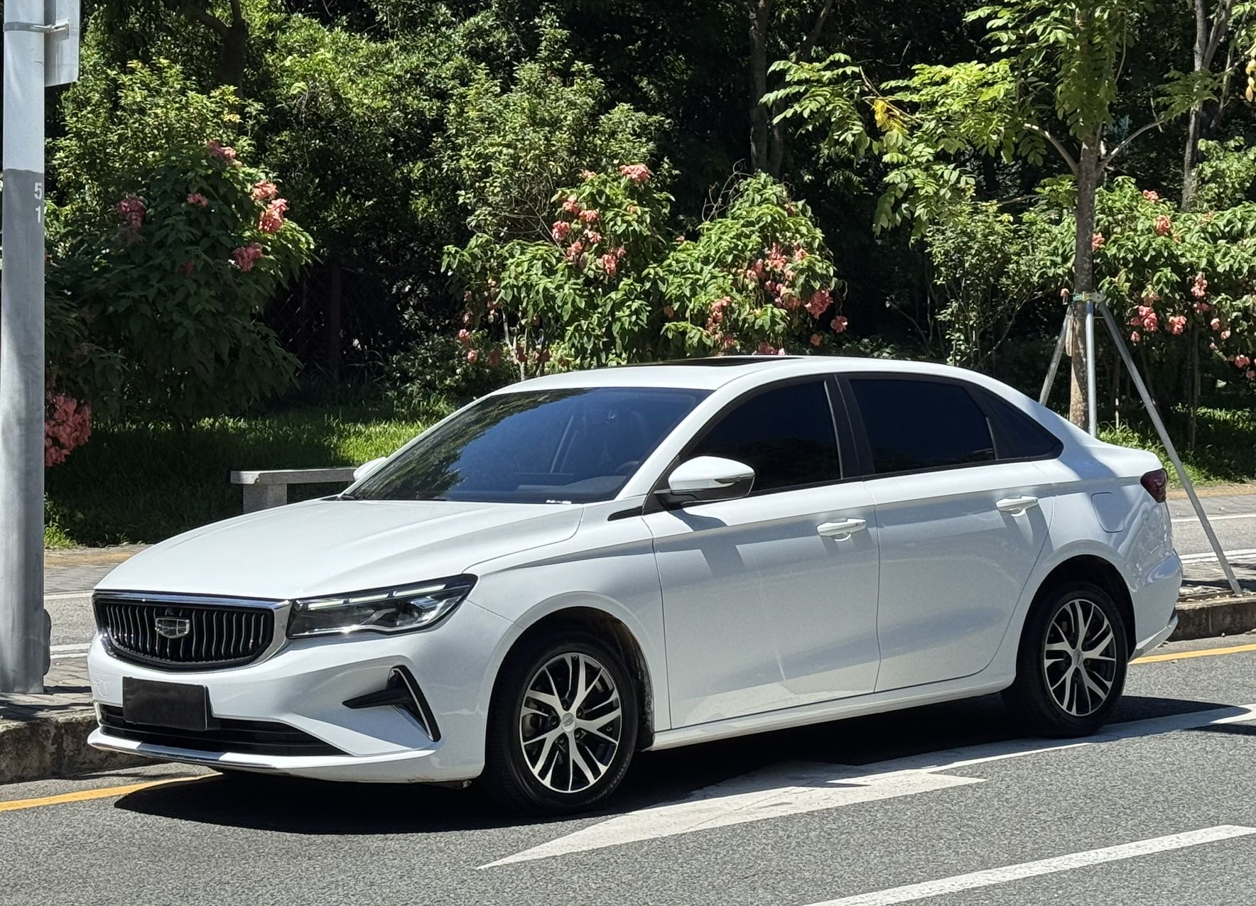 吉利汽车 帝豪 2023款 第4代冠军版 1.5L CVT豪华型