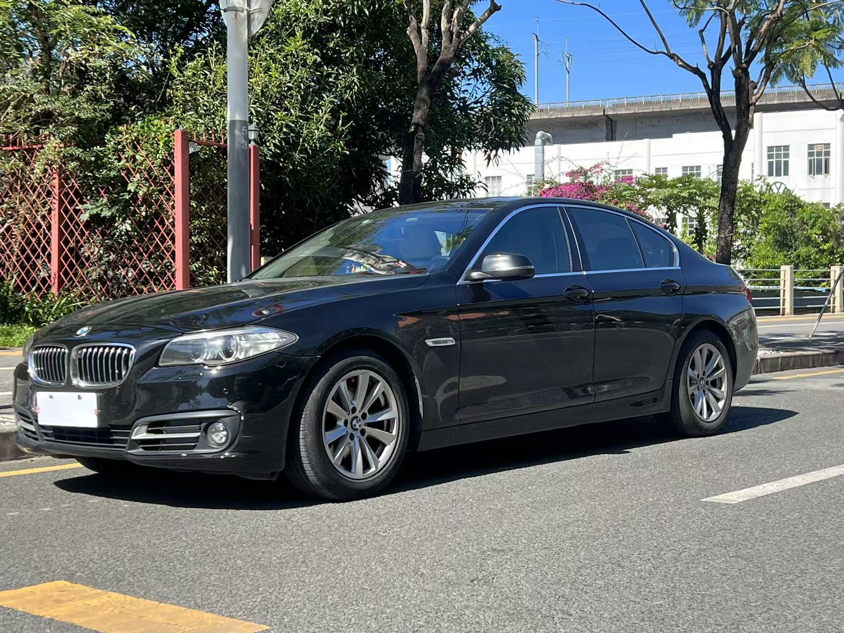 宝马5系(进口) 2015款 528i xDrive 豪华设计套装型