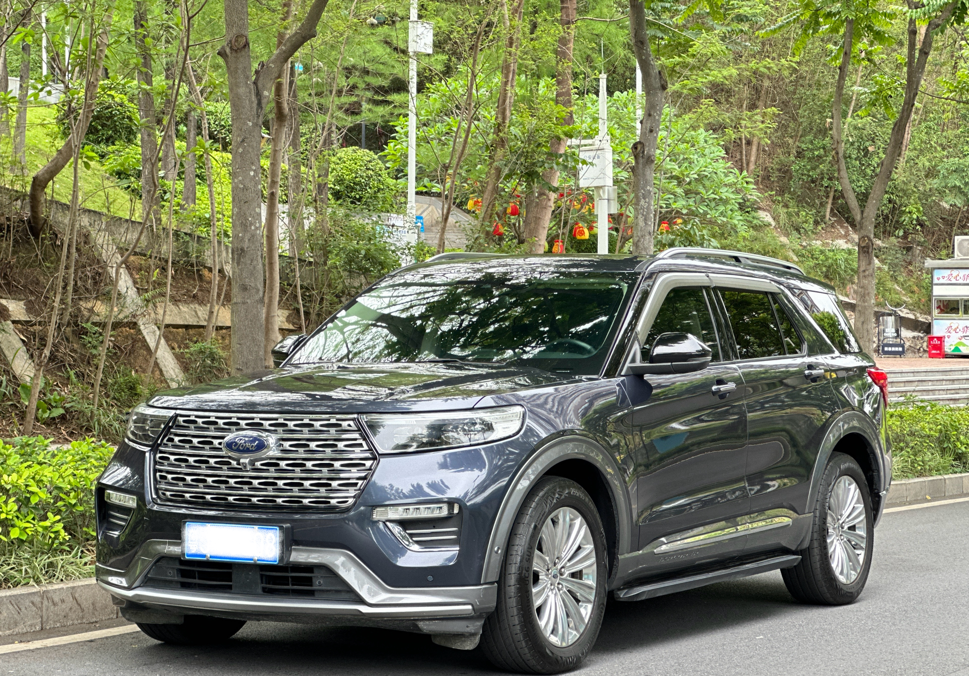福特 探险者 2020款 EcoBoost 285 四驱钛金版 7座